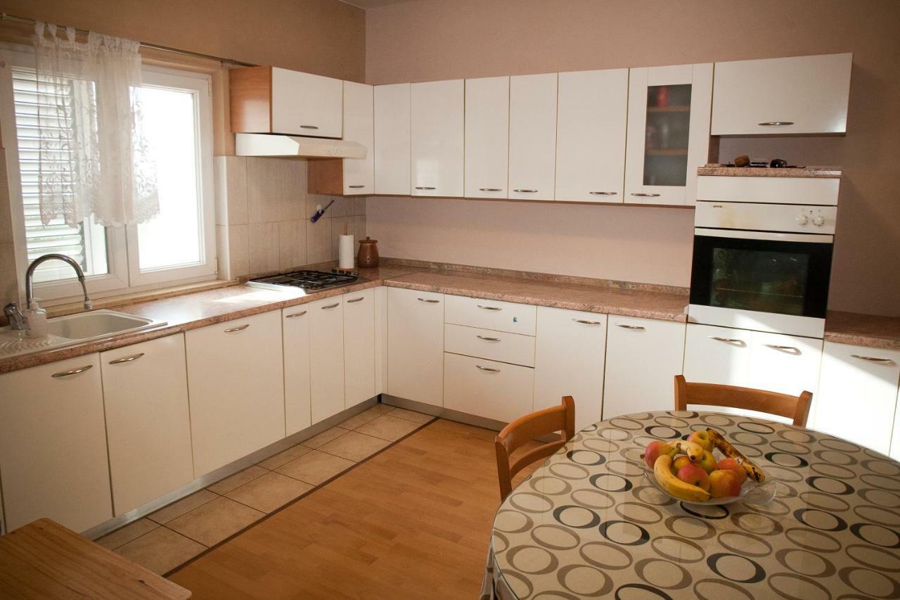 Apartman Ana Radovin Exterior foto